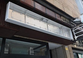 Imagen de un rótulo retirado en un negocio de Salamanca.