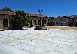 Plaza de Santibáñez de la Sierra.