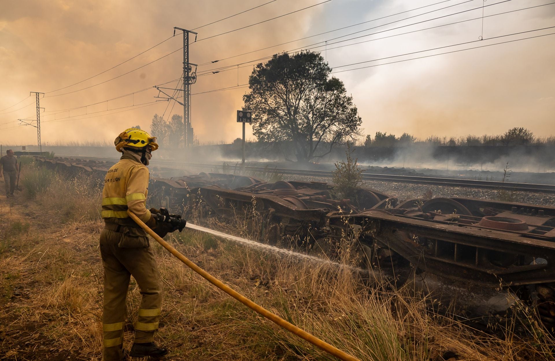 Las dramáticas imágenes del incendio de Martín de Yeltes