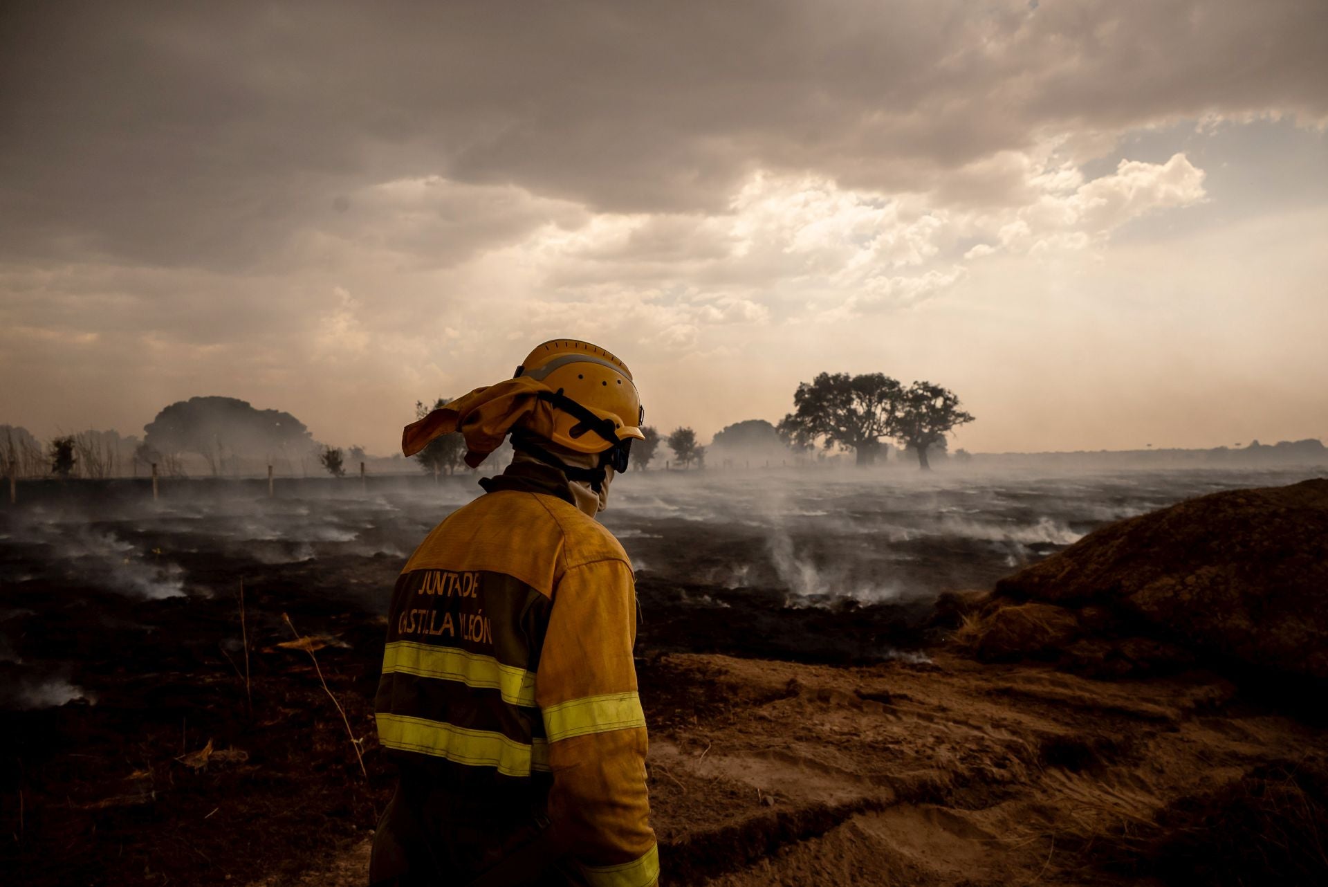 Las dramáticas imágenes del incendio de Martín de Yeltes