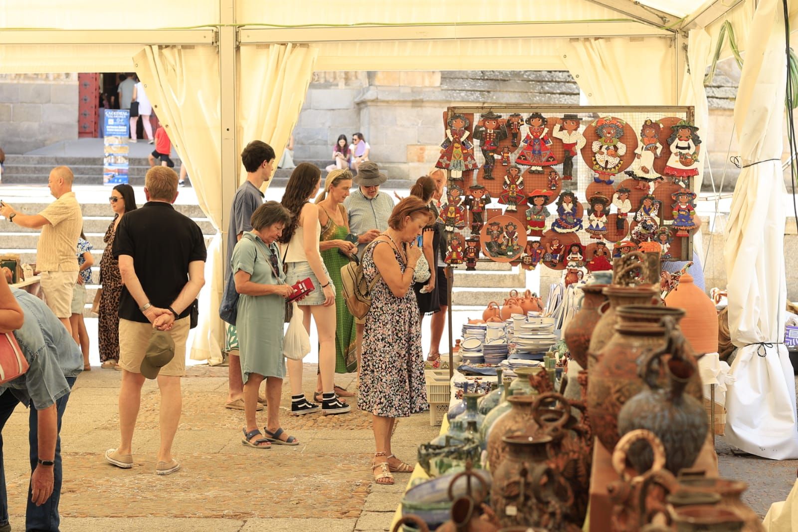 En imagenes, la Feria del Barro de Salamanca