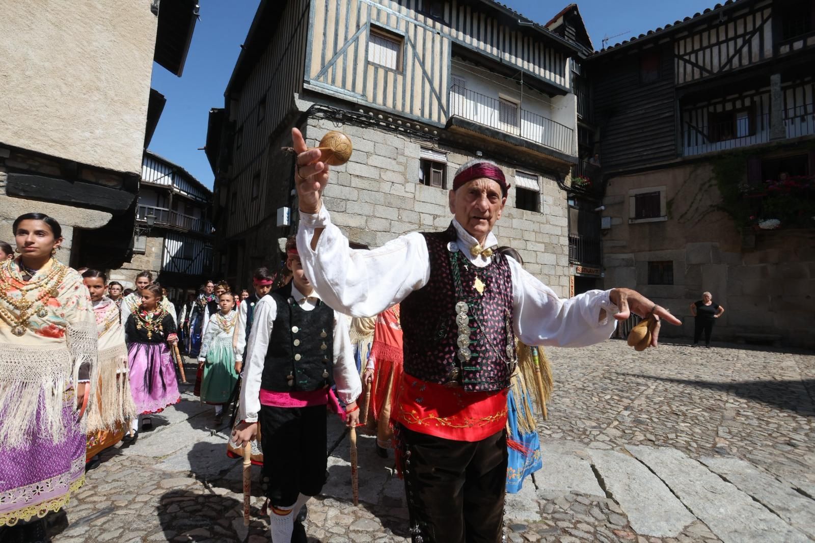La Alberca &#039;con el corazón dividido entre el fuego y el inicio de las fiestas&#039;
