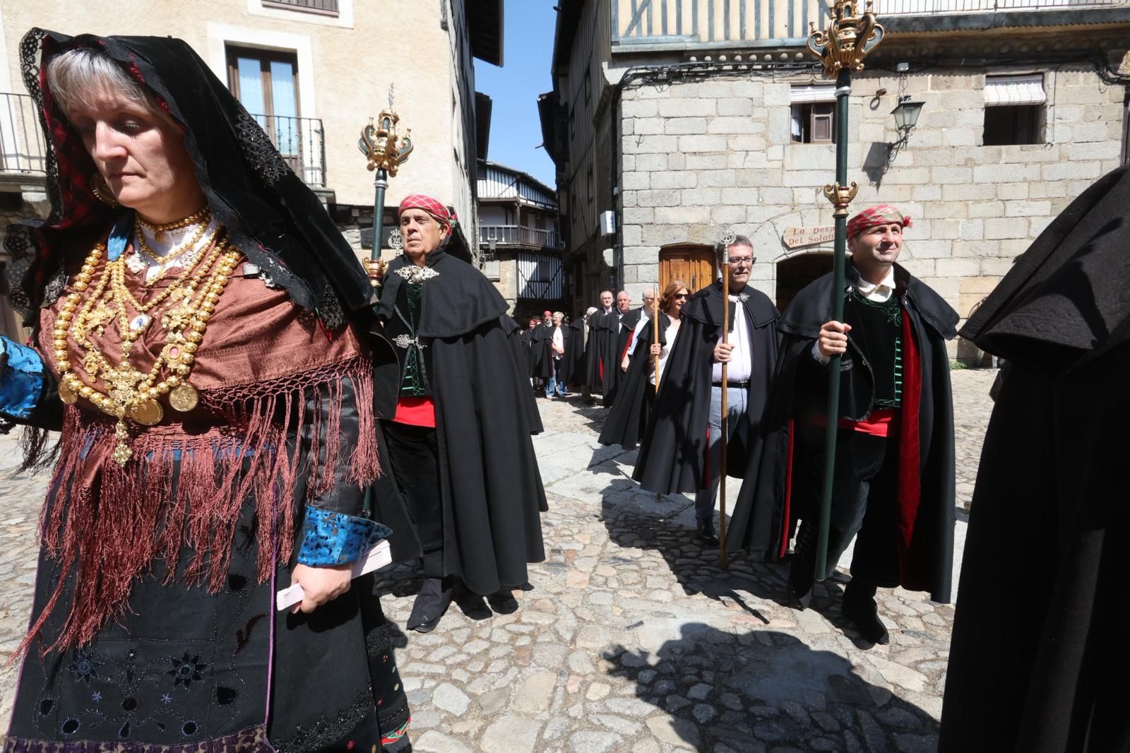 La Alberca &#039;con el corazón dividido entre el fuego y el inicio de las fiestas&#039;