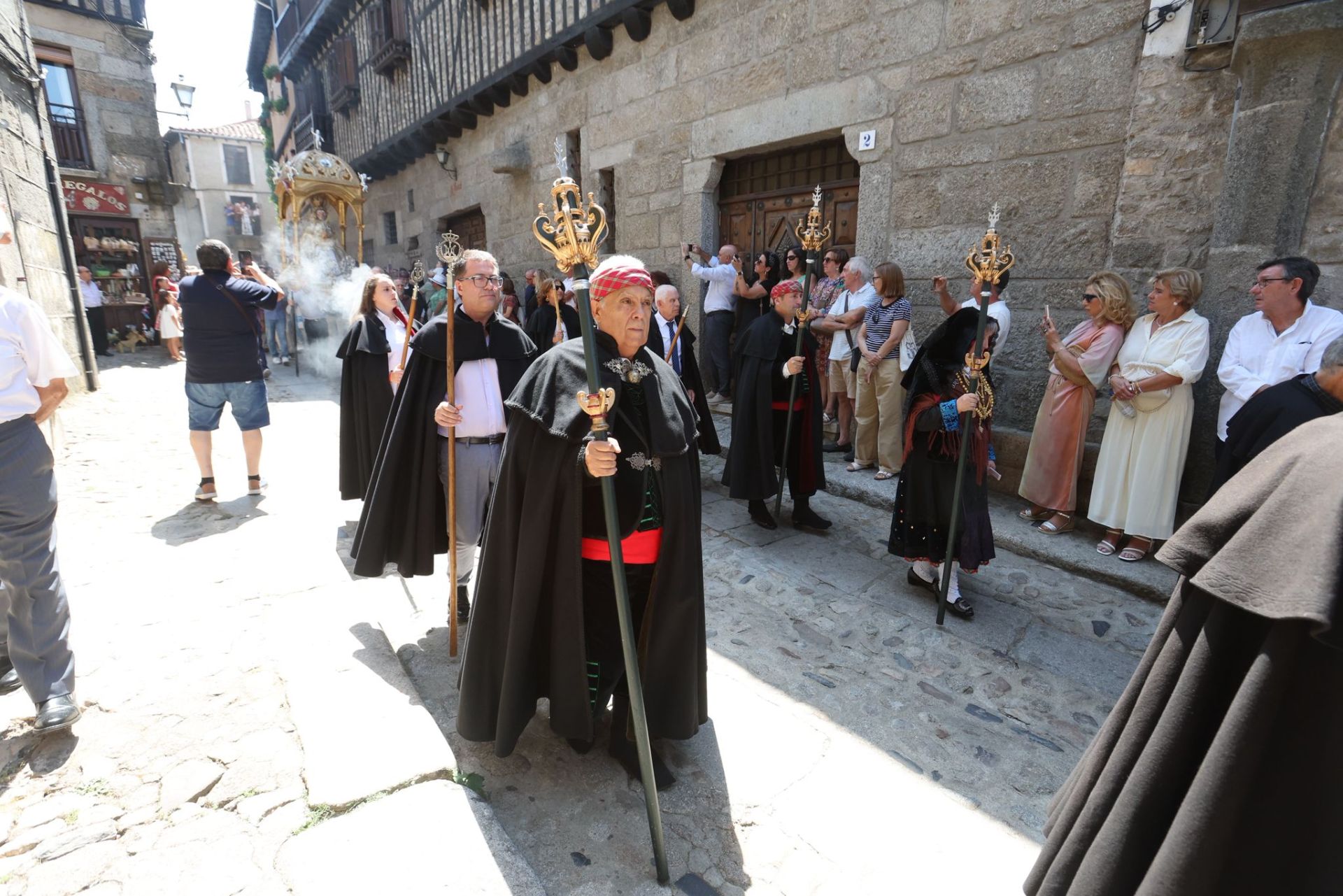 La Alberca &#039;con el corazón dividido entre el fuego y el inicio de las fiestas&#039;