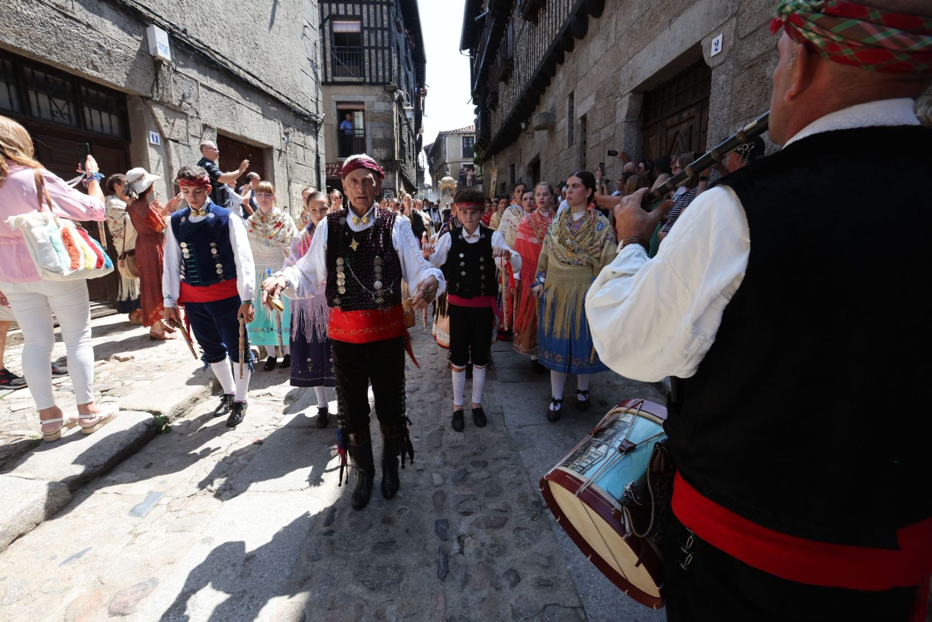 La Alberca &#039;con el corazón dividido entre el fuego y el inicio de las fiestas&#039;