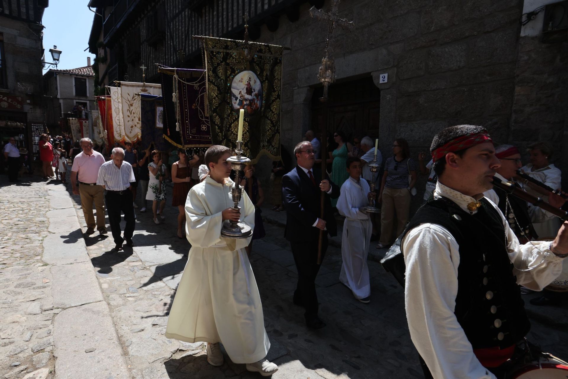 La Alberca &#039;con el corazón dividido entre el fuego y el inicio de las fiestas&#039;