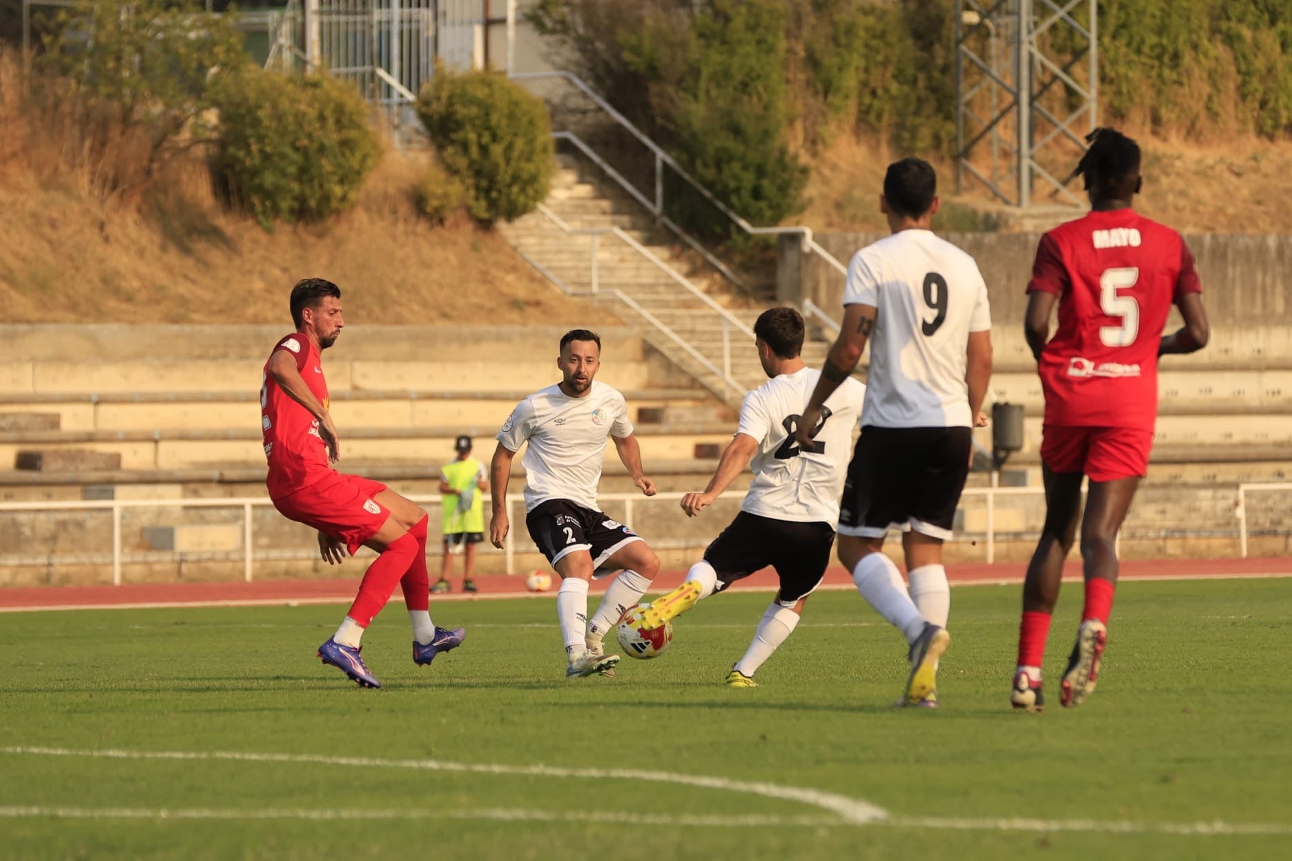 El derbi entre el Salamanca UDS y el Santa Marta, en imágenes