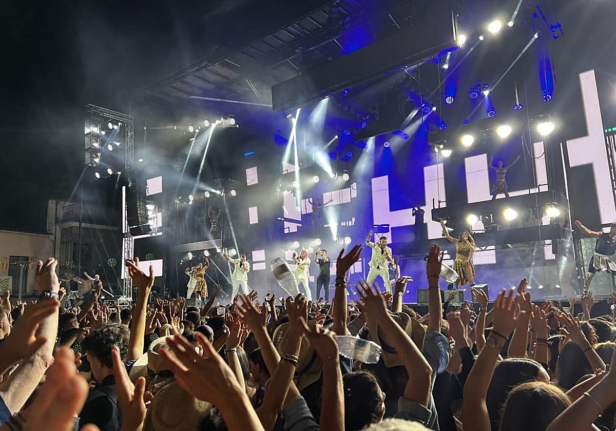 Así fue la actuación de la orquesta Panorama en el pueblo de Salamanca donde nunca falla