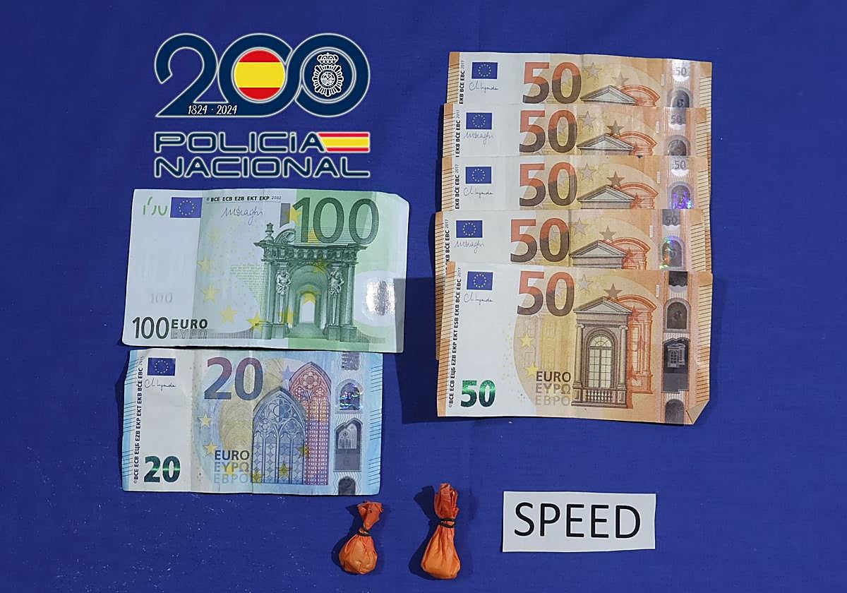 Objetos incautados al detenido por la Policía Nacional.