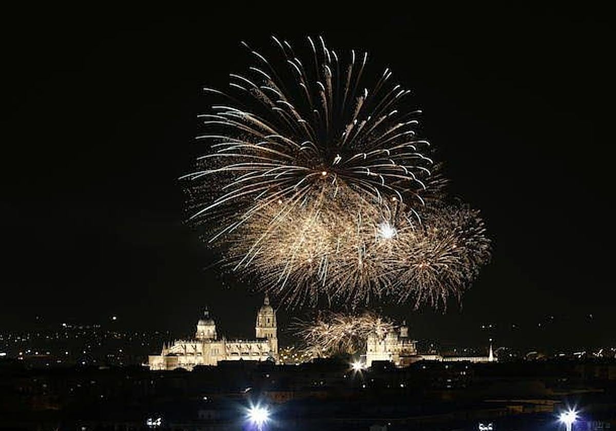 Fuegos artificiales en Salamanca en una imagen de archivo.