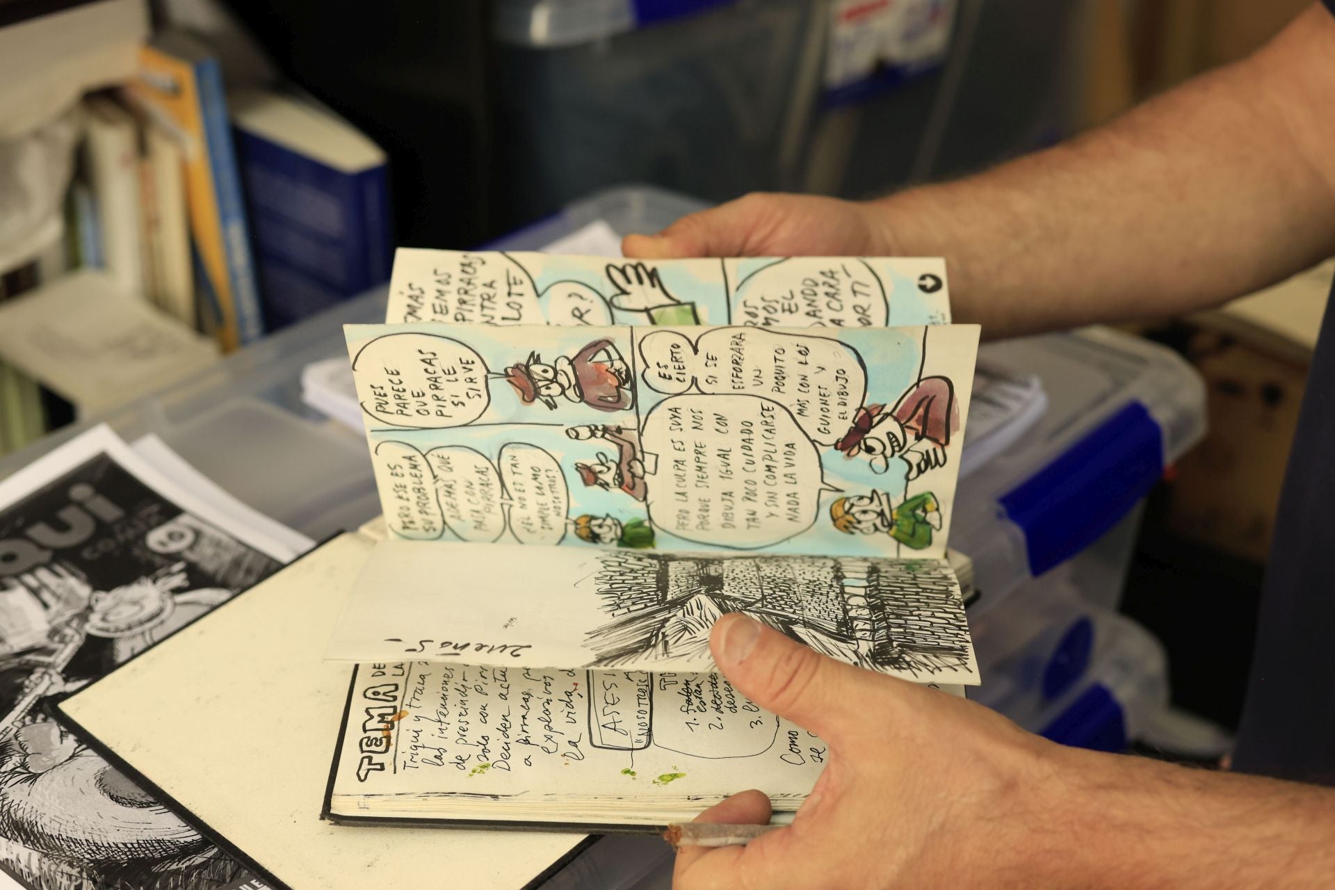 Entramos en el estudio de uno de los pioneros del cómic underground en Salamanca