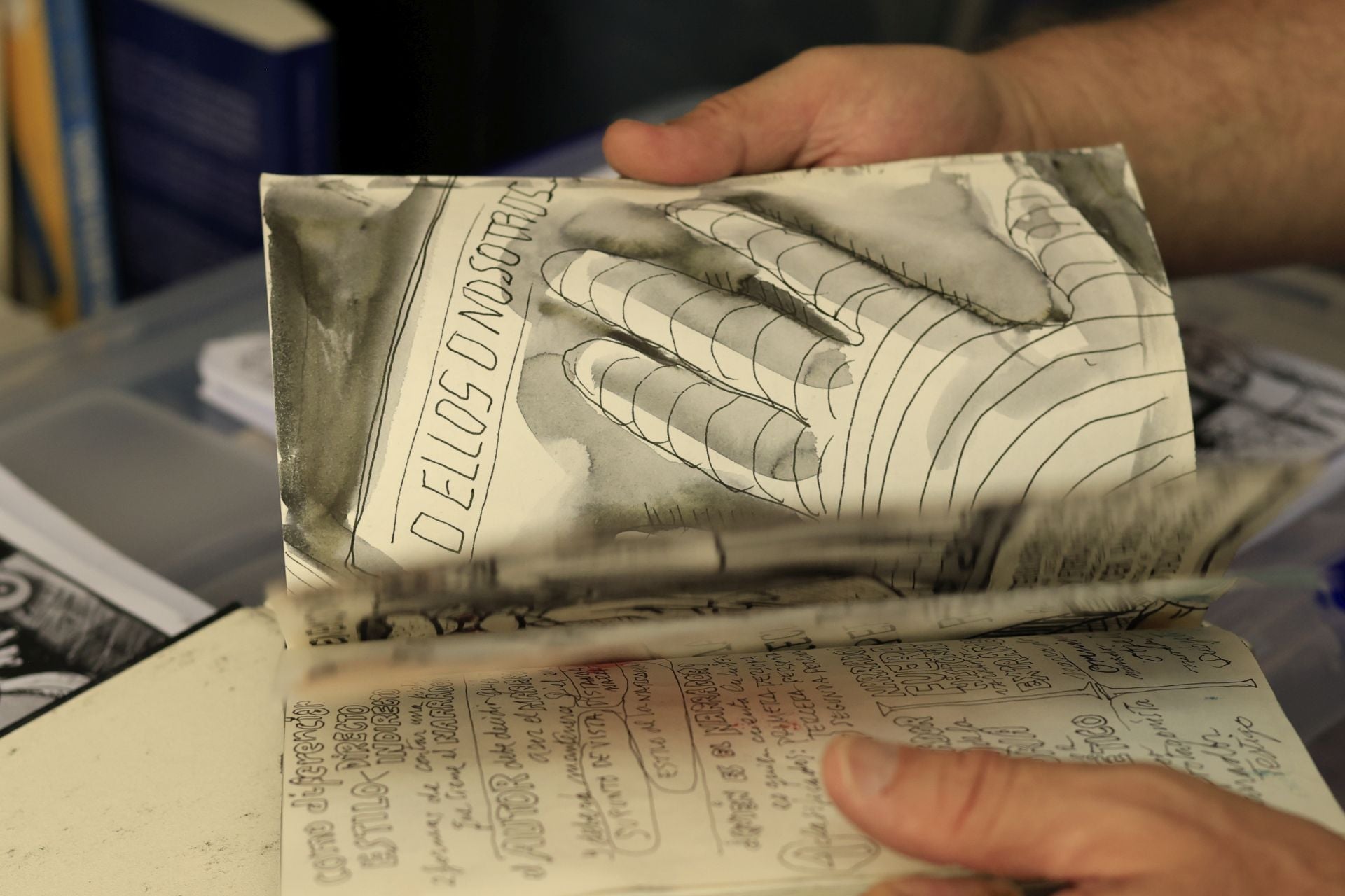 Entramos en el estudio de uno de los pioneros del cómic underground en Salamanca