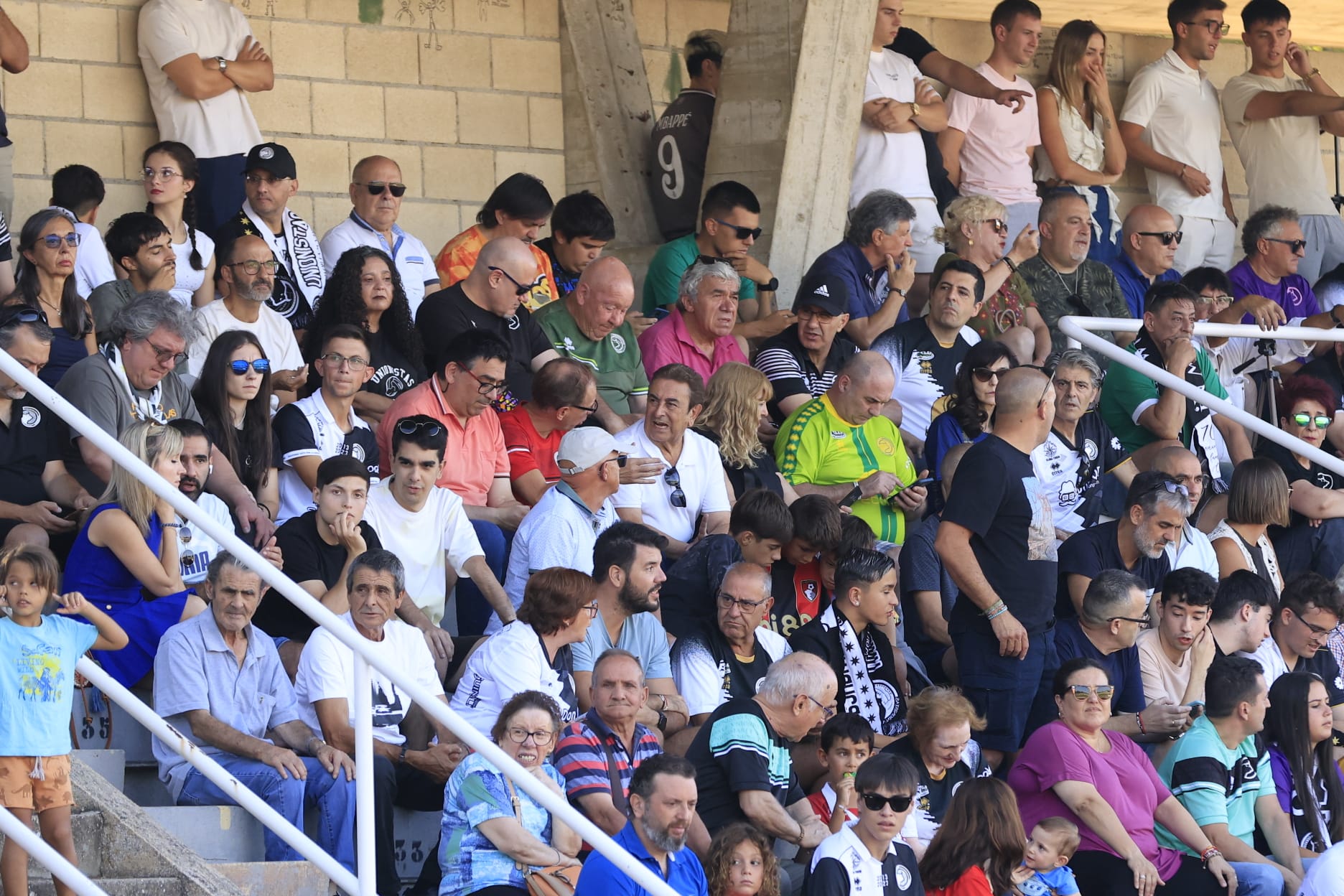 En imágenes, el partido entre Unionistas y el Mérida que honra a la extinta UDS