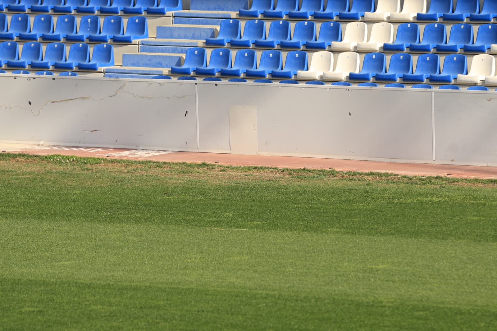 Así está el césped del Reina Sofía a cinco días para el comienzo de temporada