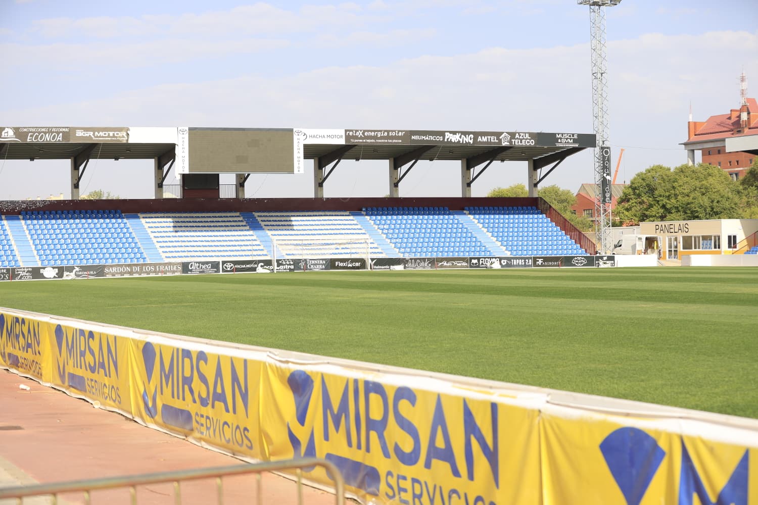 Así está el césped del Reina Sofía a cinco días para el comienzo de temporada