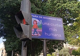 Los dibujos y mensajes que estrena Salamanca para 'enseñar' a cruzar bien los pasos de peatones
