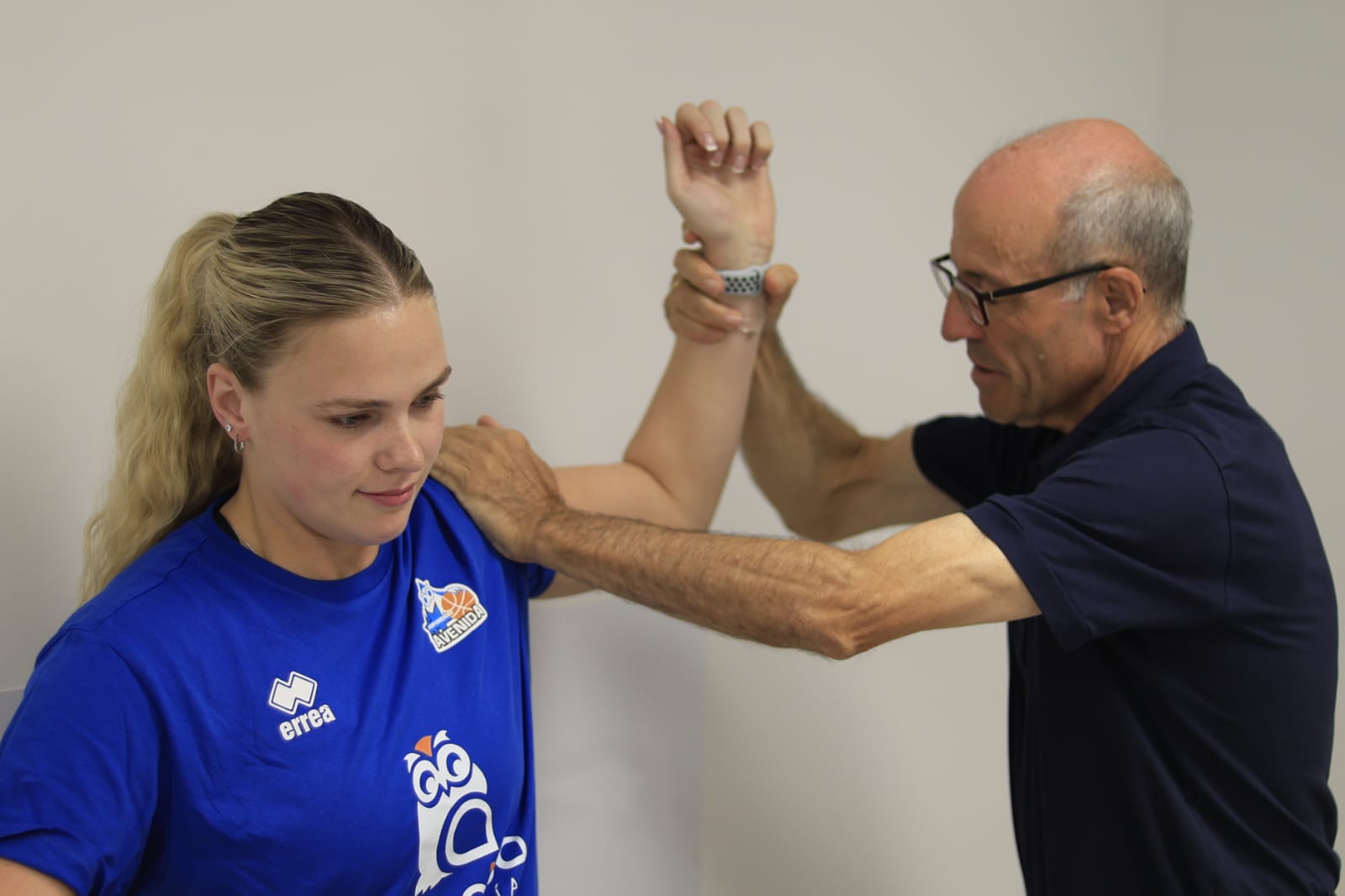 Perfumerías Avenida pasa su primer compromiso: el reconocimiento médico