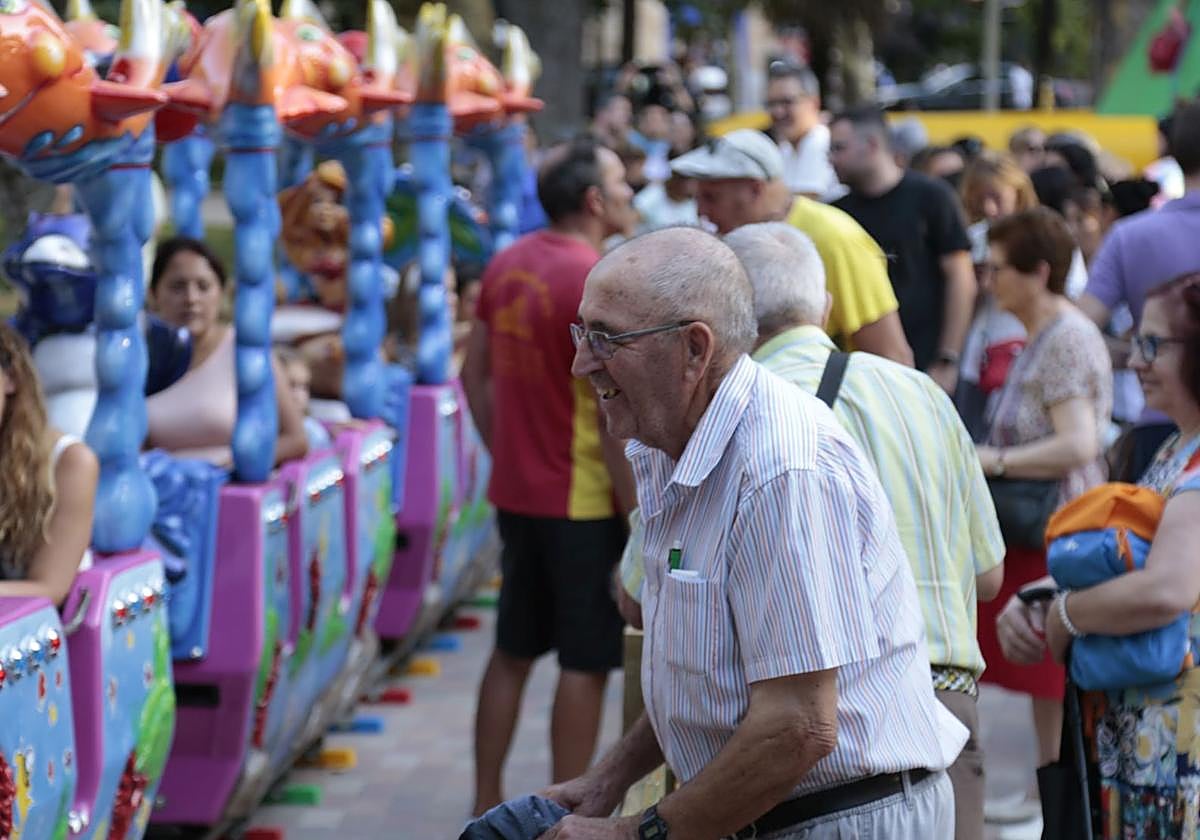 Hombre mayores en el Día de los Abuelos en Salamanca.