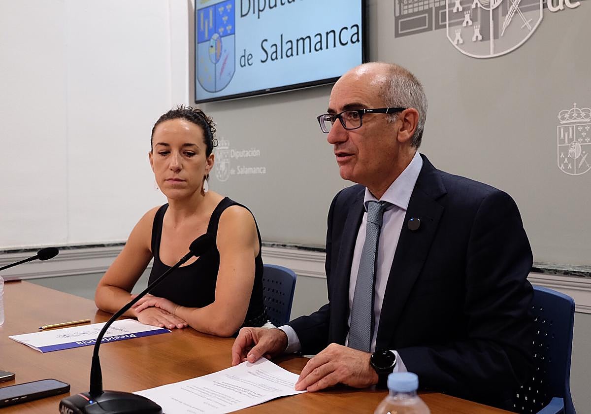 El presidente de la Diputación de Salamanca y la diputada de Medio Ambiente