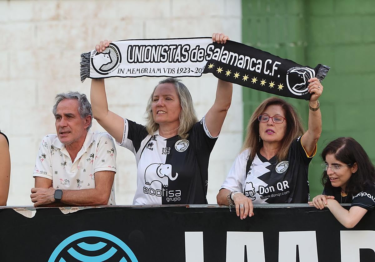 Aficionados de Unionistas como afición visitante.