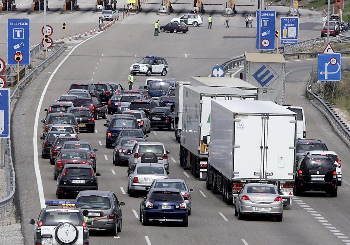 Tramo de autopista de peaje.