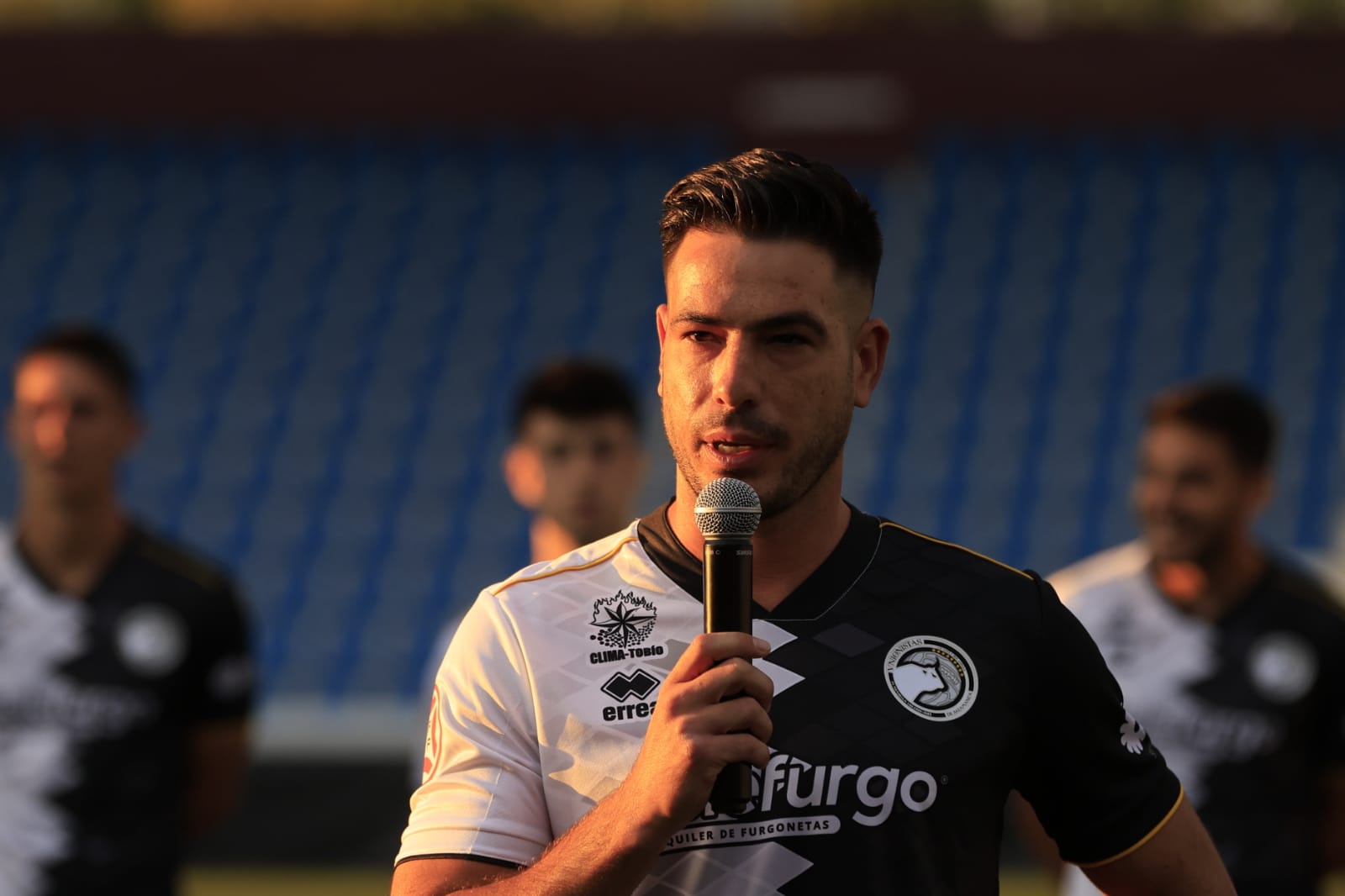 Unionistas se presenta al ocaso y en familia en el Reina Sofía