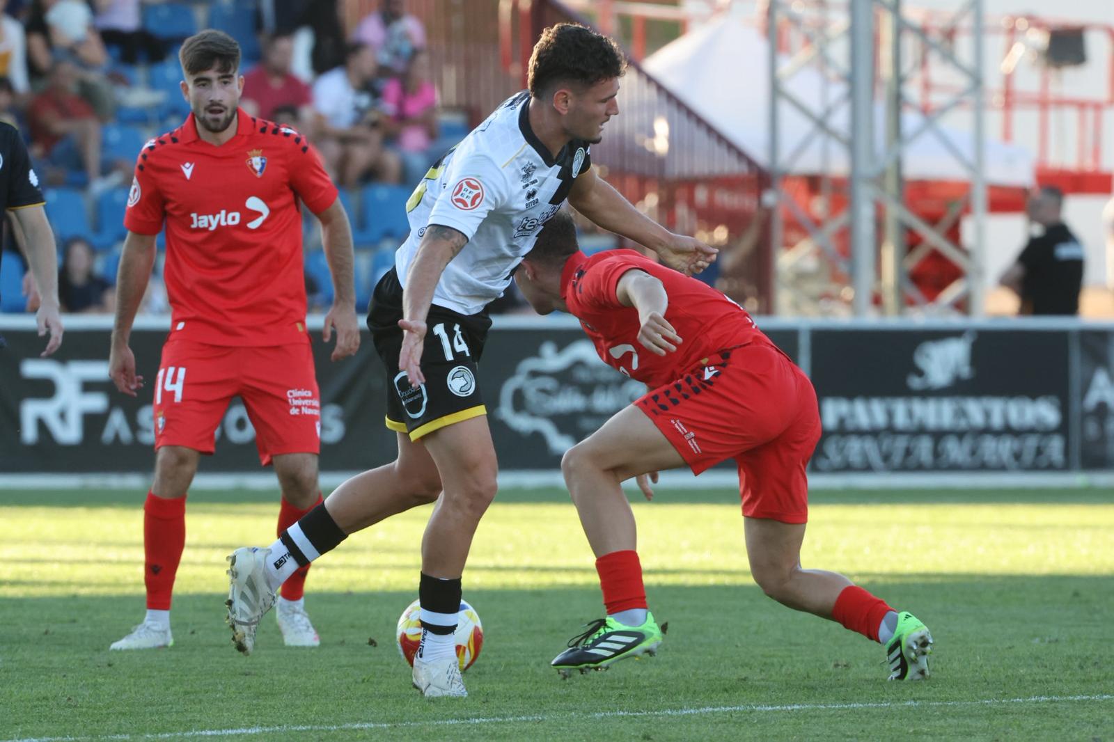 El debut ligero de Unionistas con 3.000 personas en el Reina Sofía