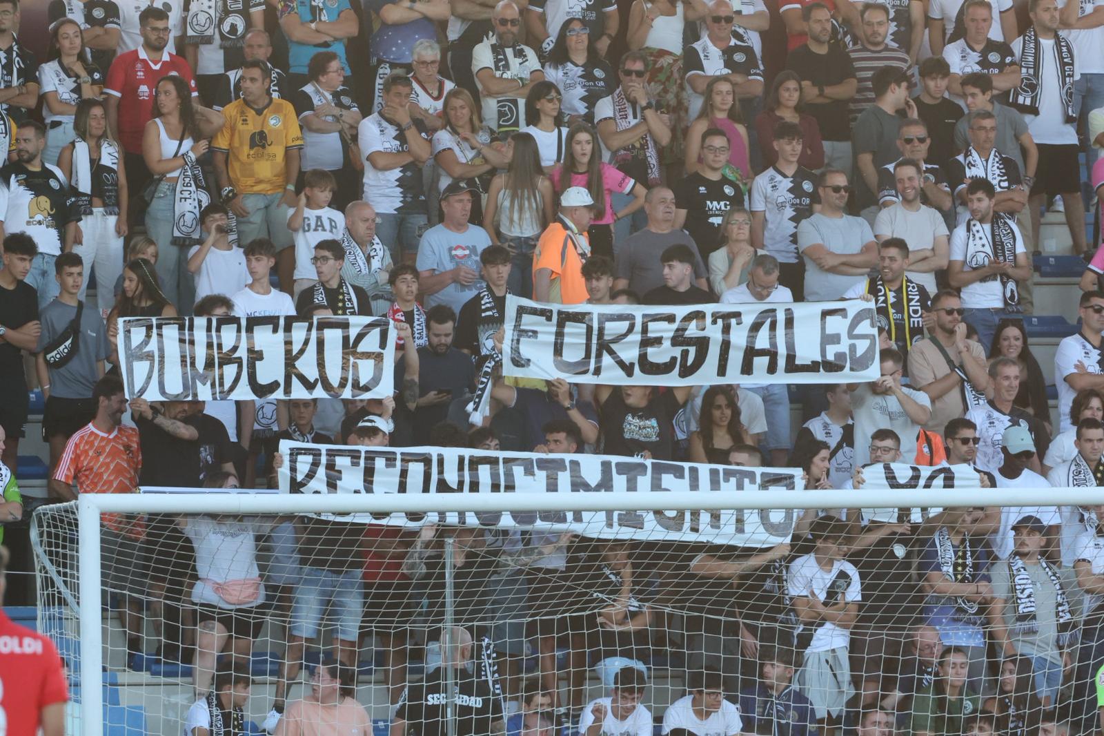 El debut ligero de Unionistas con 3.000 personas en el Reina Sofía