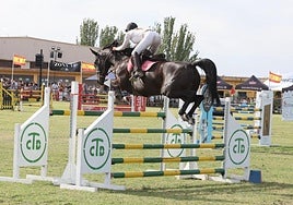 El Concurso Hípico de Salamanca vive su segunda jornada con saltos de altura y una gran expectación