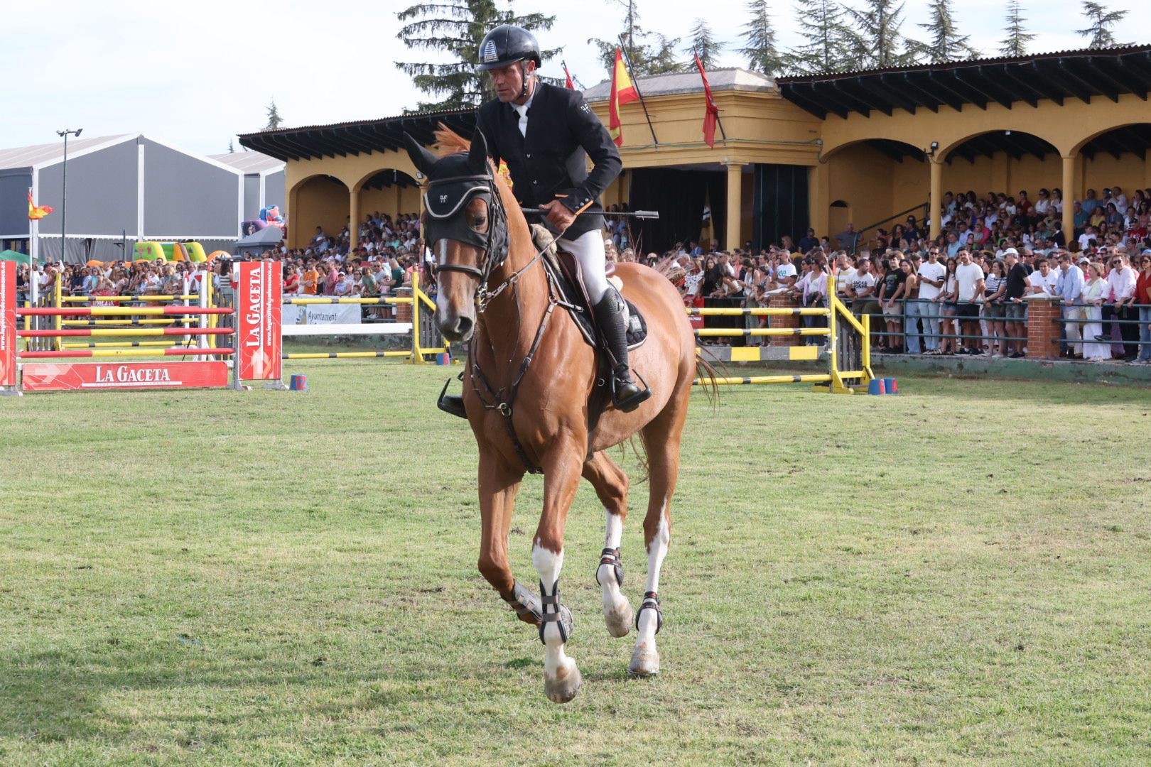 El Concurso Hípico de Salamanca vive su segunda jornada con saltos de altura y una gran expectación