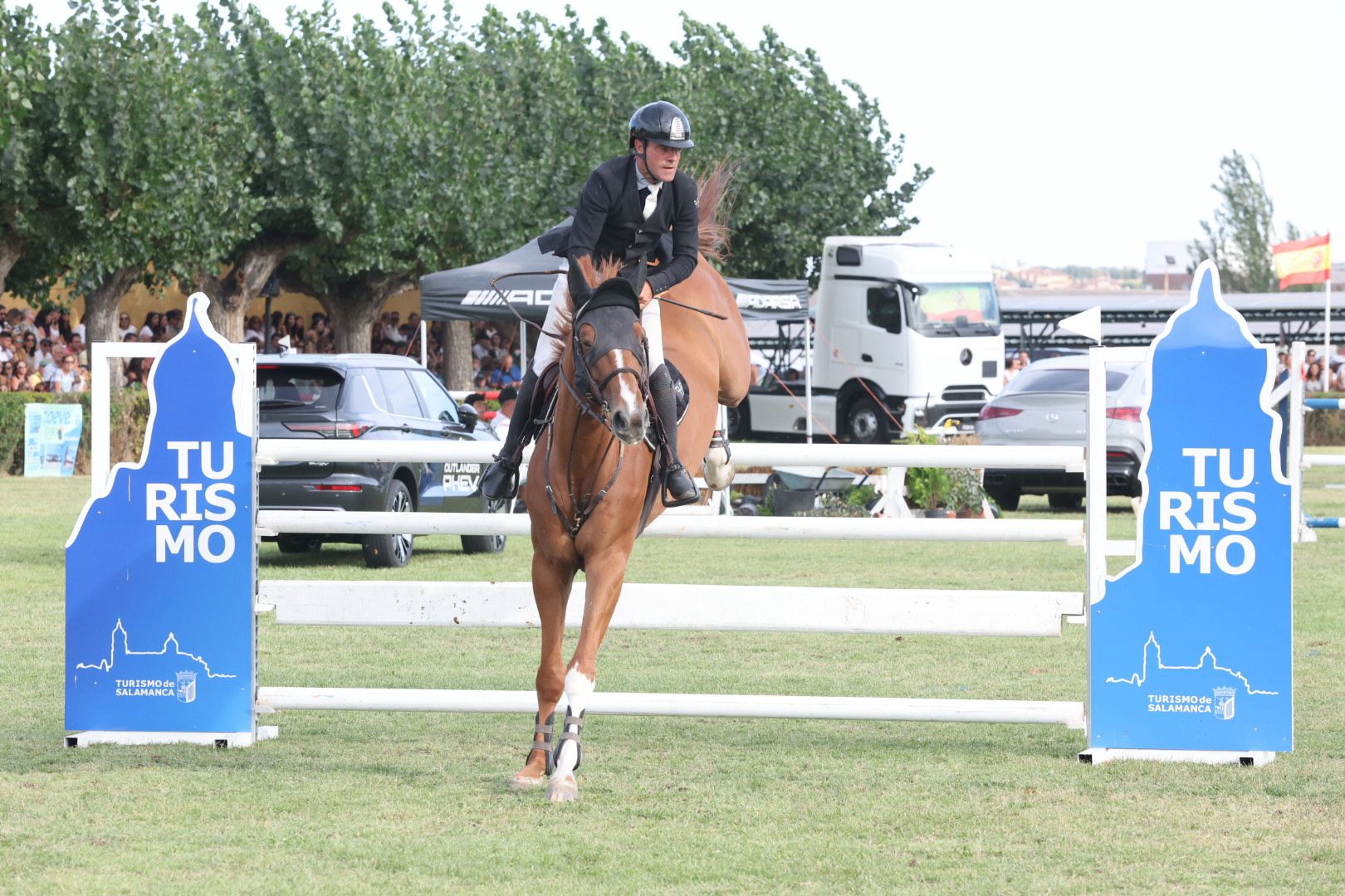 El Concurso Hípico de Salamanca vive su segunda jornada con saltos de altura y una gran expectación