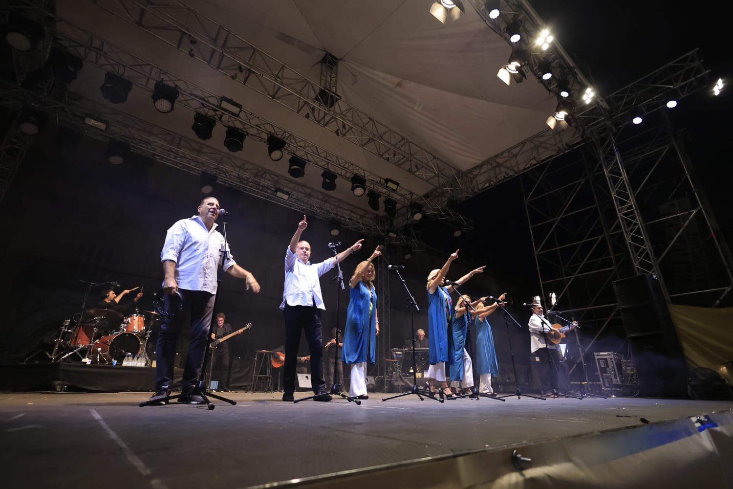 Fiesta flamenca en una Plaza Mayor a rebosar con Siempre Así