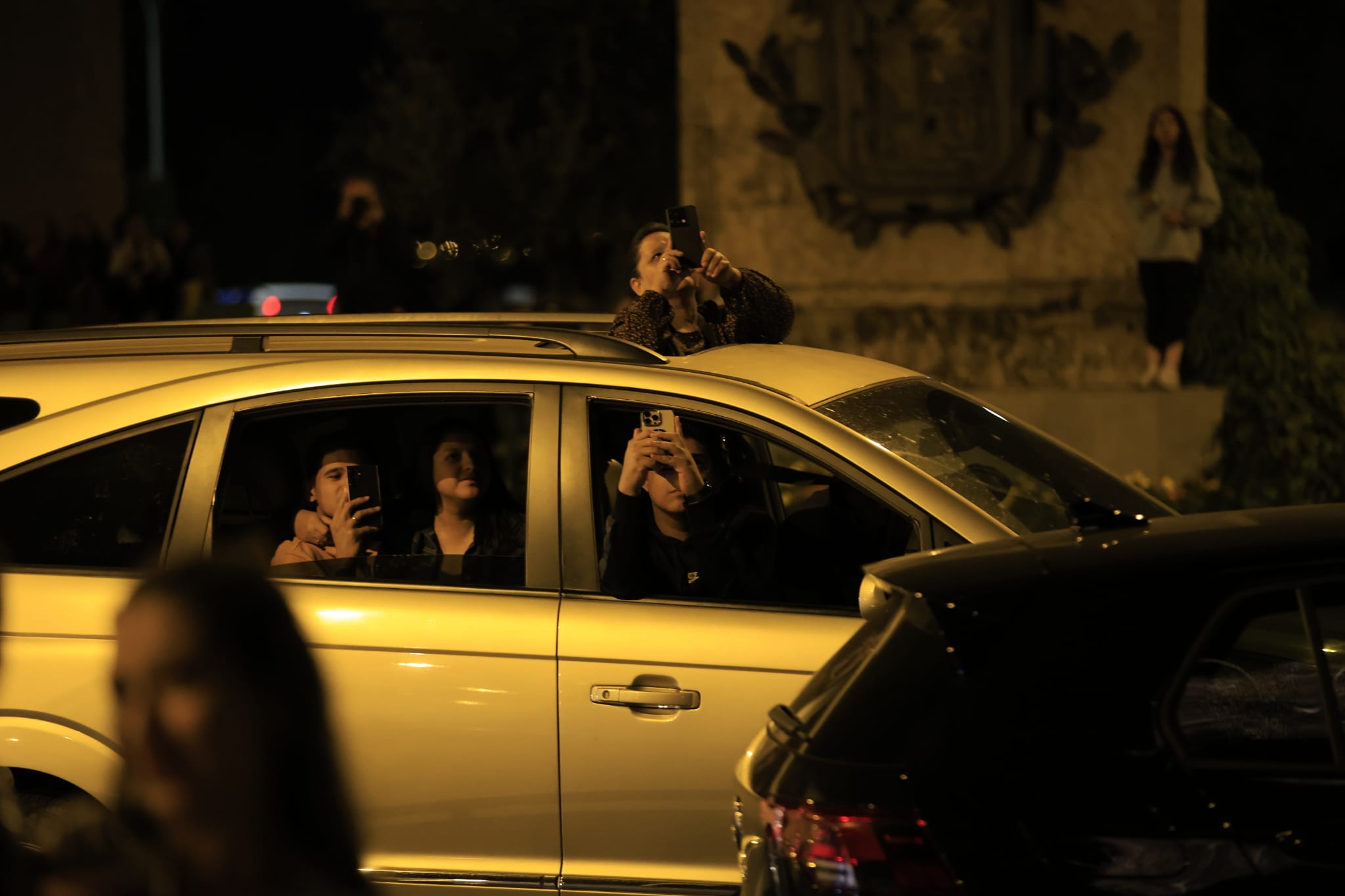 Los fuegos artificiales colorean el cielo de Salamanca