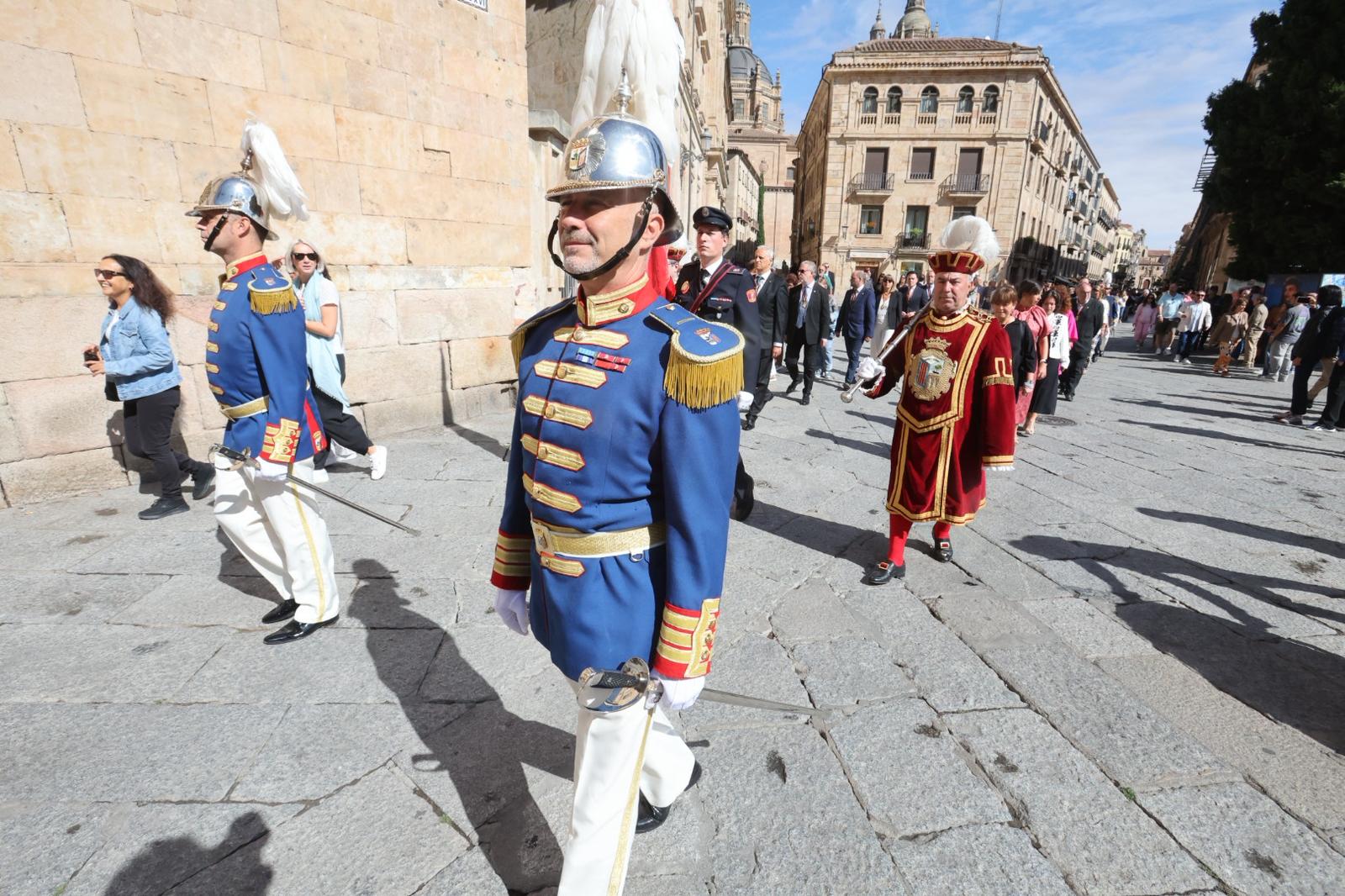 Pleno de autoridades en la tradicional misa de la Virgen de la Vega