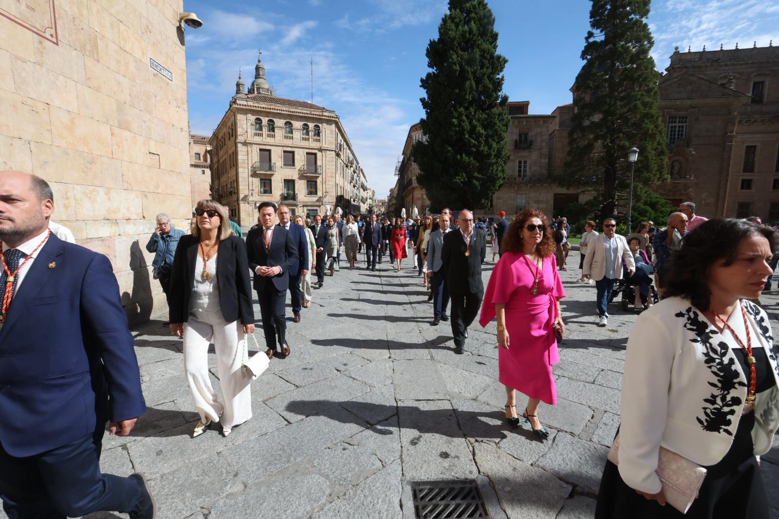 Pleno de autoridades en la tradicional misa de la Virgen de la Vega
