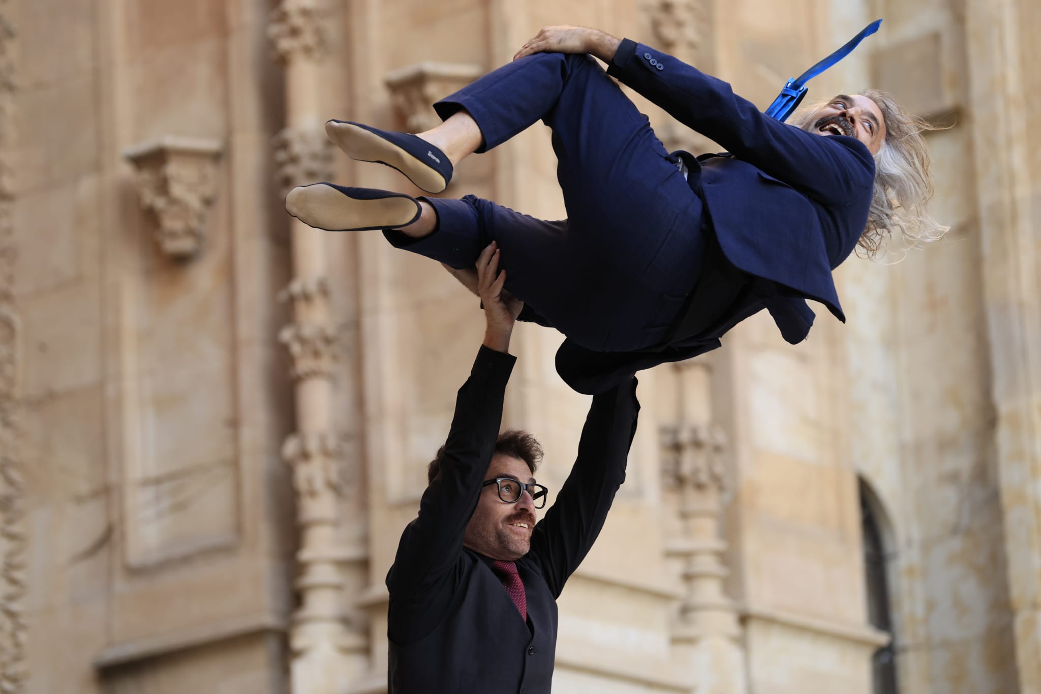 Acrobacias y saltos imposibles en un Patio Chico a reventar