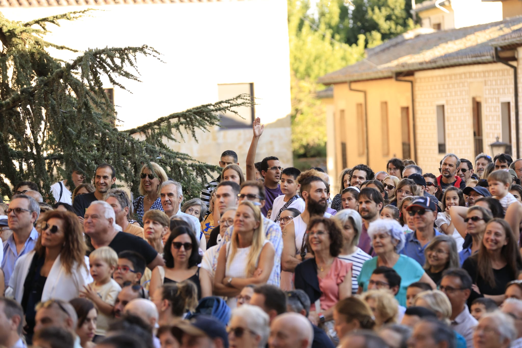 Acrobacias y saltos imposibles en un Patio Chico a reventar