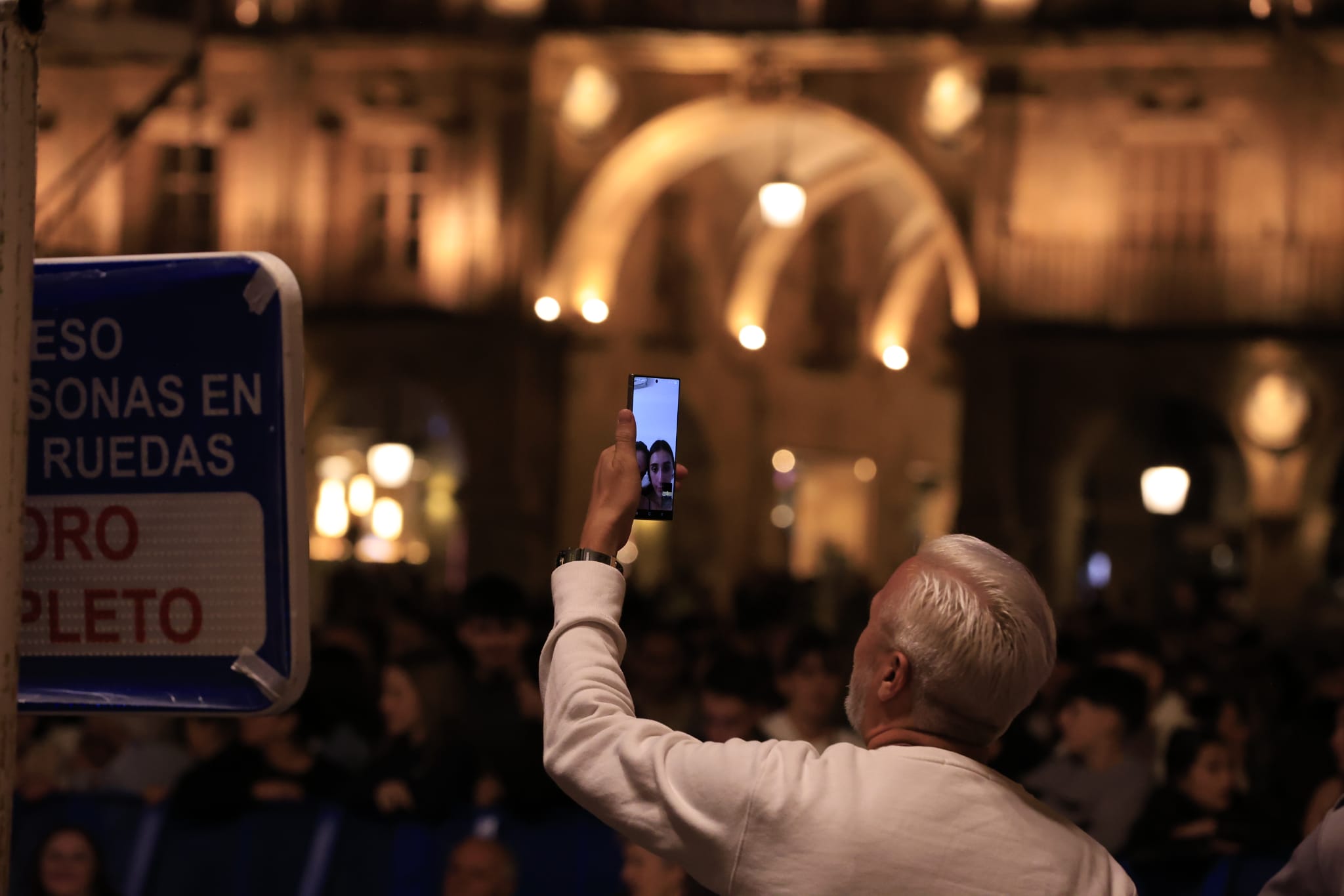 &#039;Los 40Sessions&#039; ponen a bailar y saltar a la juventud de Salamanca