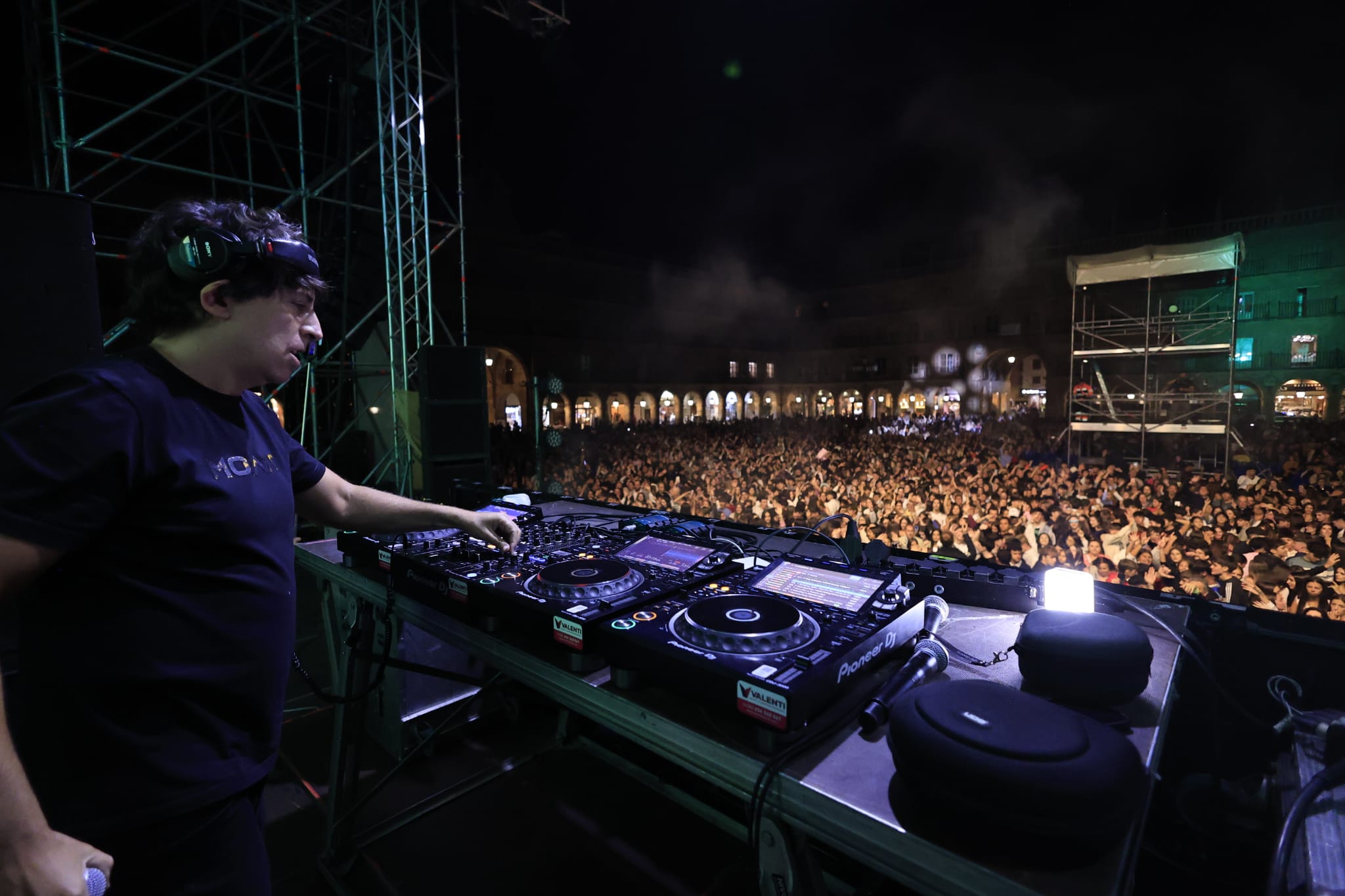 &#039;Los 40Sessions&#039; ponen a bailar y saltar a la juventud de Salamanca