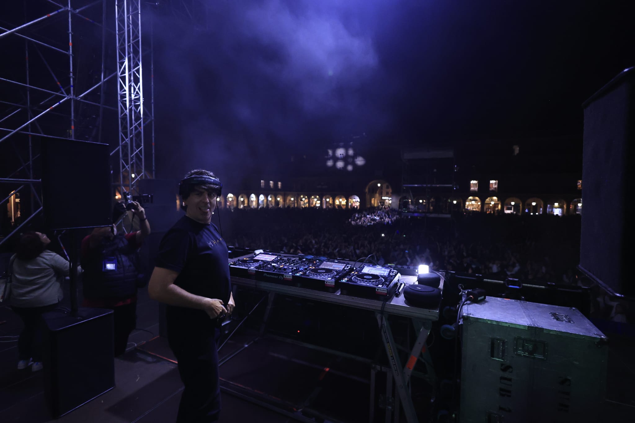 &#039;Los 40Sessions&#039; ponen a bailar y saltar a la juventud de Salamanca