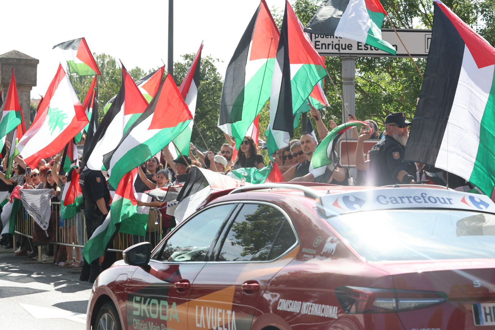El paso de la Vuelta por Salamanca: más aplausos que banderas y un líder &#039;pillo&#039;