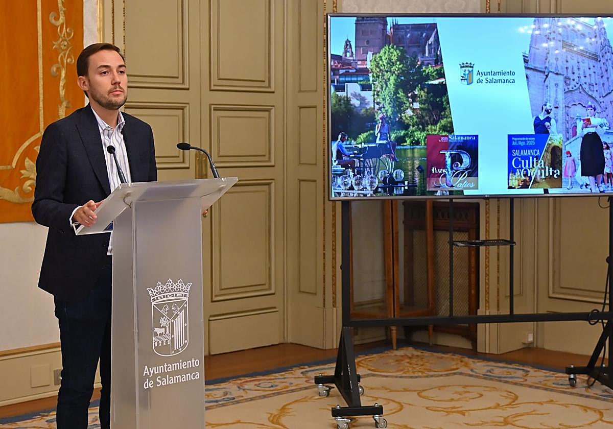 El concejal de Cultura y Turismo, Ángel Fernández Silva, realiza el balance de la programación estival del Ayuntamiento.