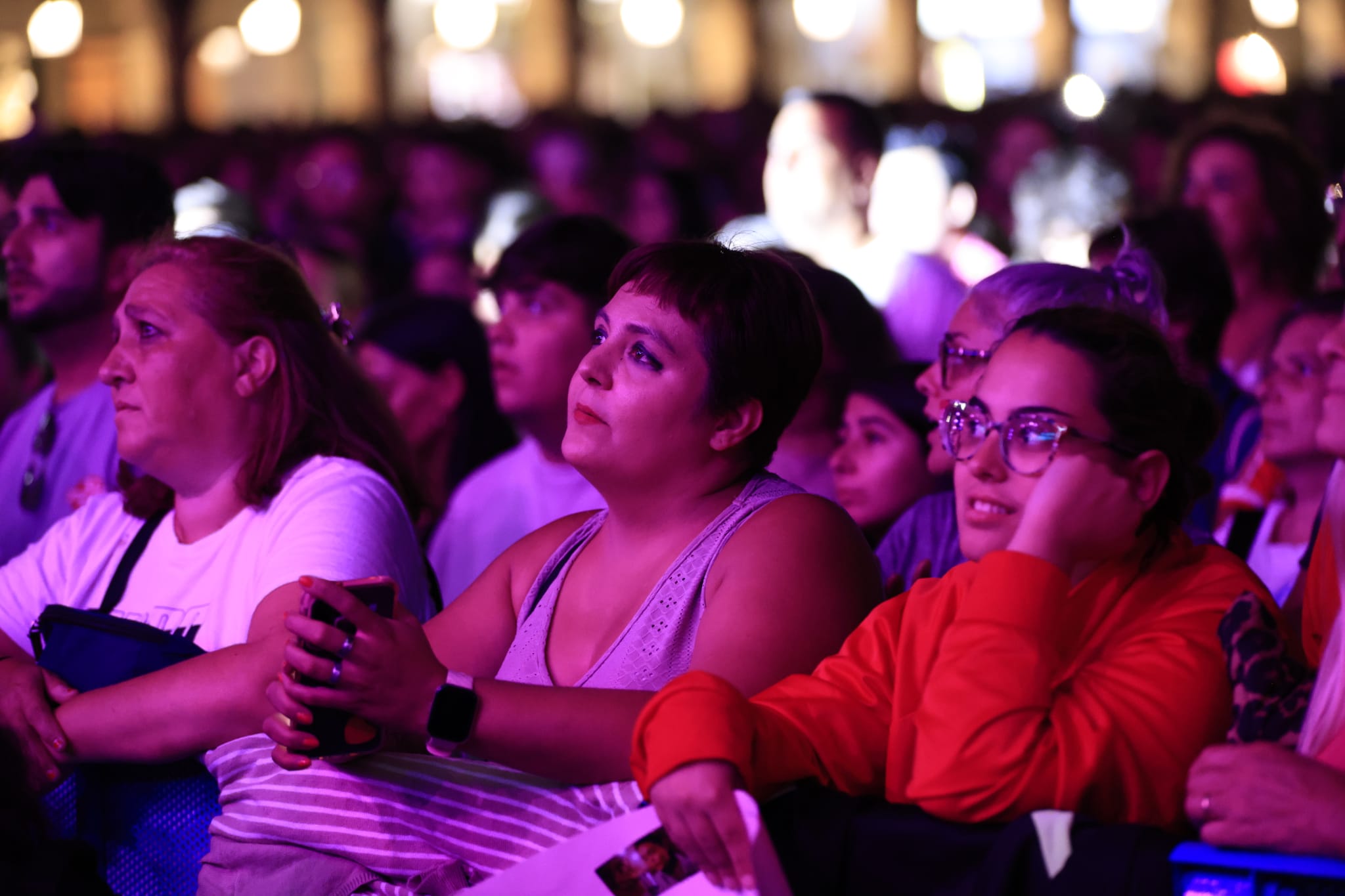 Marta Santos conquista la Plaza Mayor con su flamenco pop
