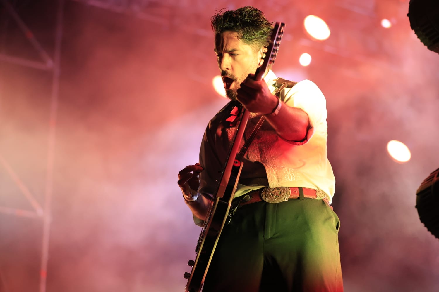 Siloé reparte besos a una entregada Plaza Mayor de Salamanca