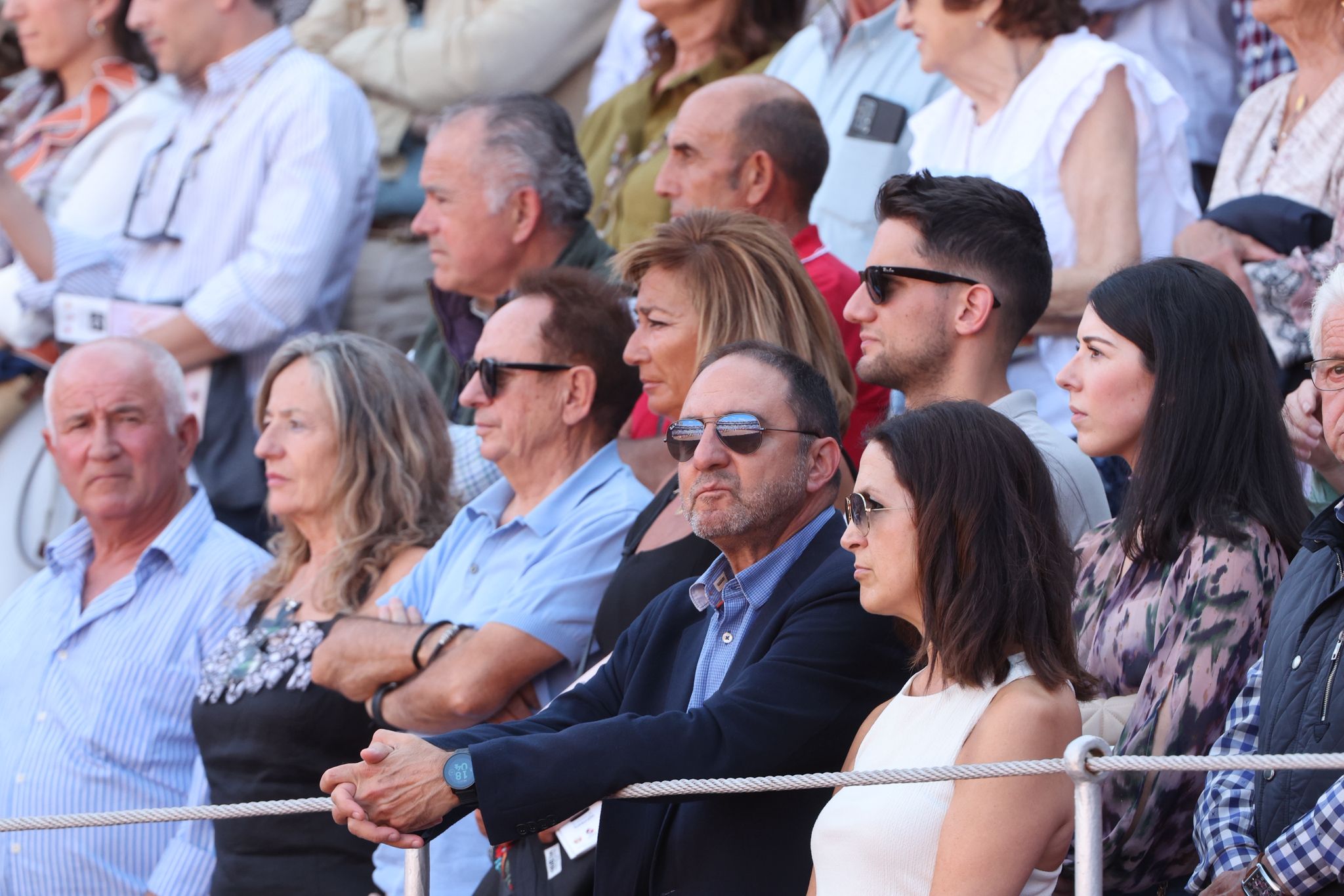 Olga Casado abre la puerta grande del festejo femenino de la feria