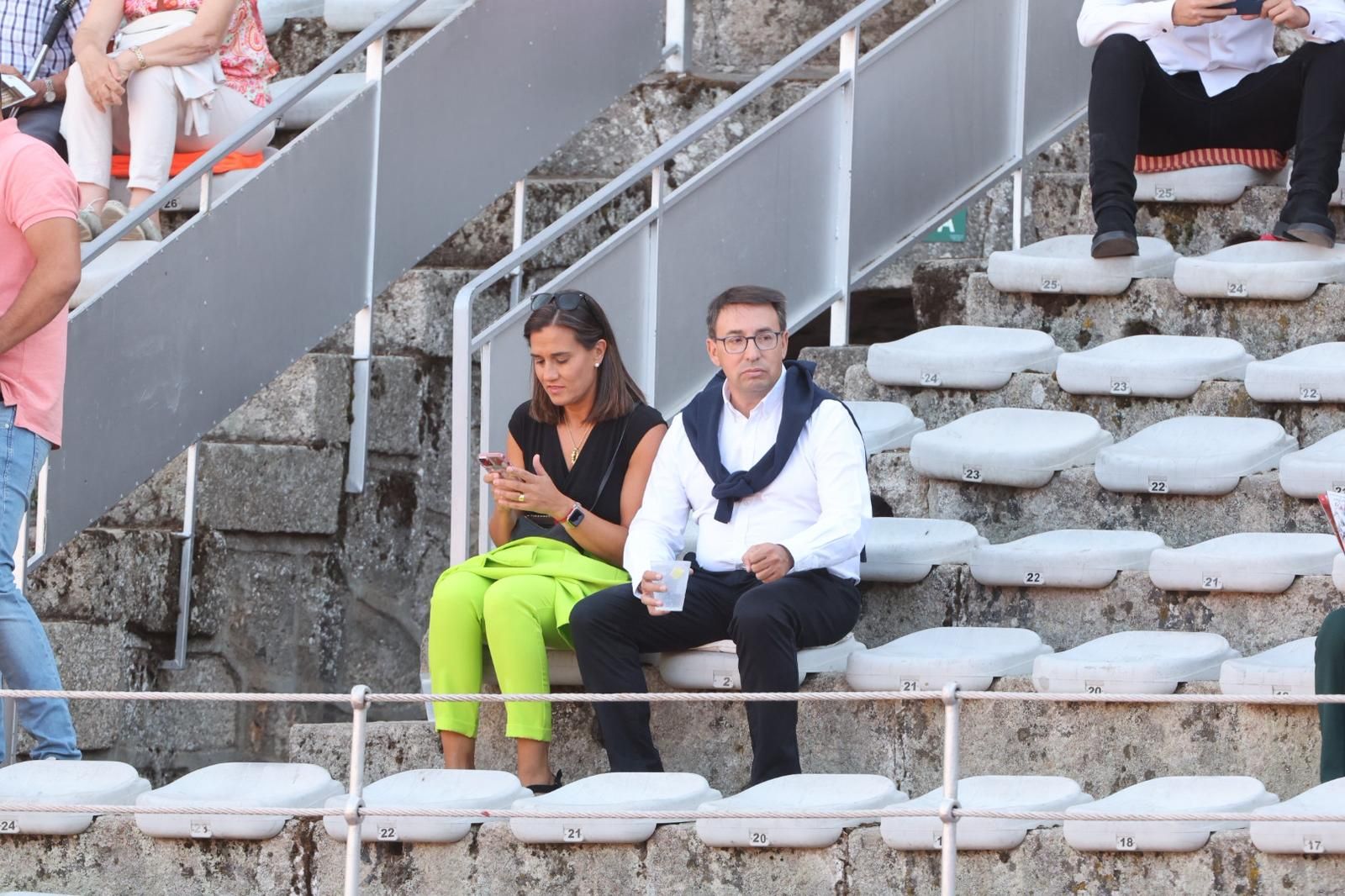 Tres orejas para Ismael Martín y traslado de Damián Castaño al hospital en la segunda de abono de Salamanca