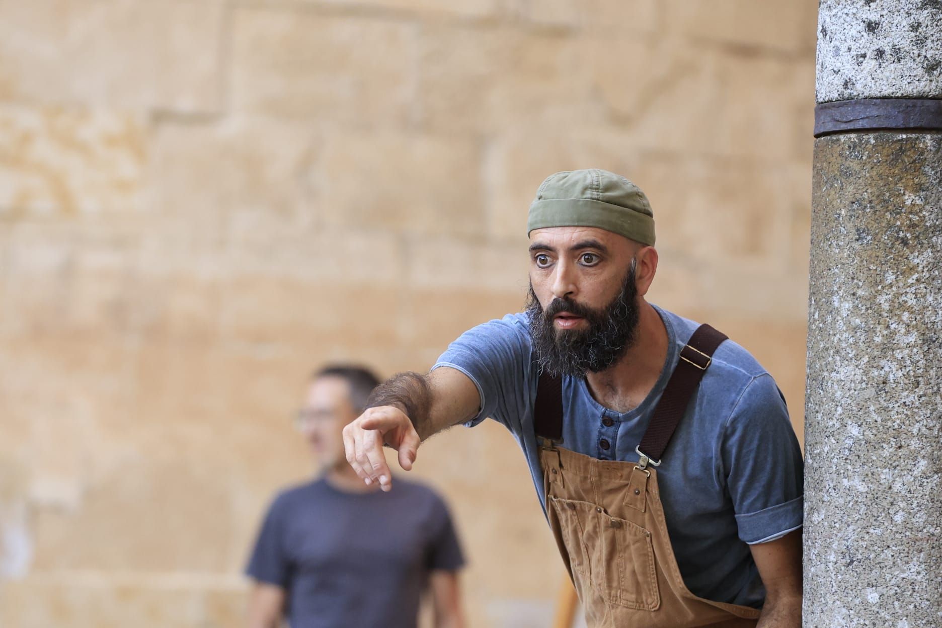 Éxito de &#039;Llar&#039;: el espectáculo que combina arquitectura y malabares en el Patio Chico
