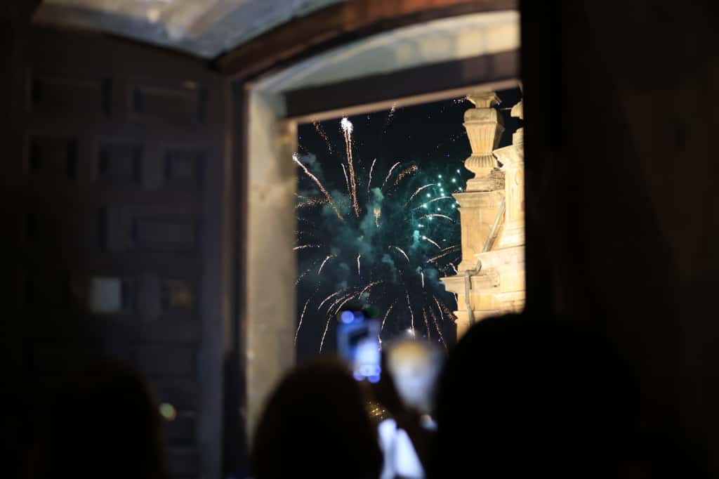 &#039;Salamanca siente la pólvora&#039; ilumina el cielo con sus fuegos artificiales