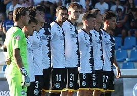Los jugadores de Unionistas, antes del encuentro ante Osasuna B.