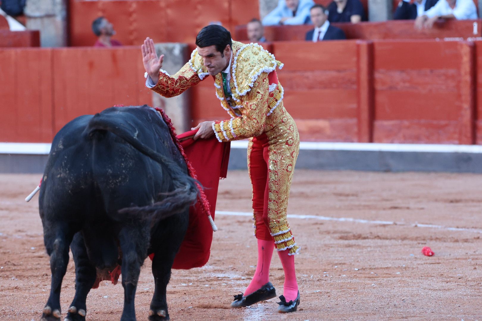 Puerta grande para Emilio de Justo con toro indultado en el cuarto de la tarde